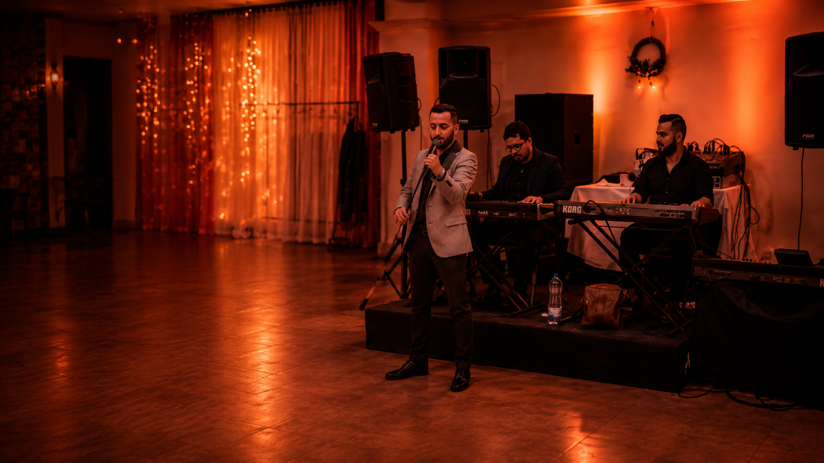 Cena con música rumana en vivo en Asador de Pinto Casa Álex